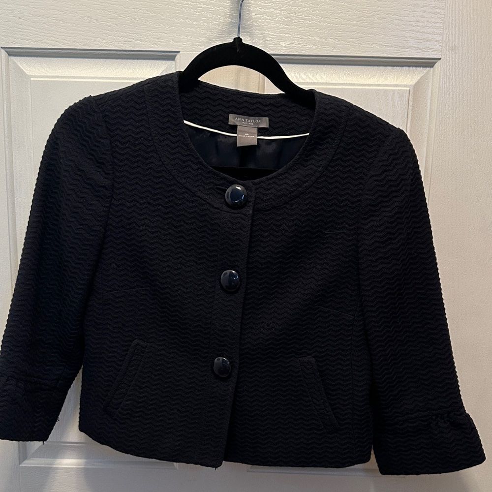 Ann Taylor Navy Textured Cropped Jacket Size Small Petite.